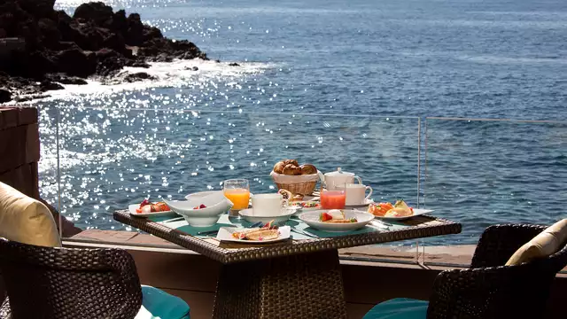Detente et gastronomie dans un cadre exceptionnel sur la Cote d Azur