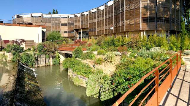Encanto y elegancia a pocos pasos del centro de Narbona