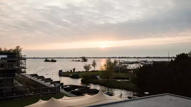 Goditi il lusso e il comfort ai laghi di Vinkeveen, vicino ad Amsterdam