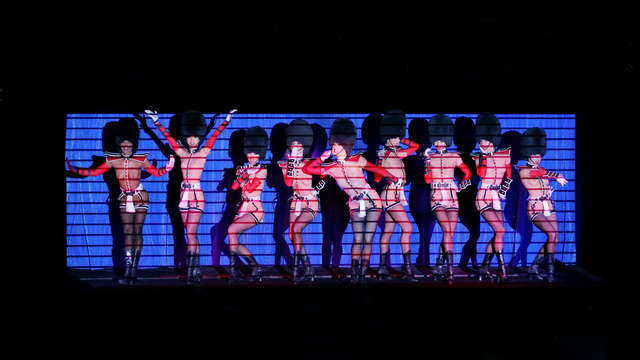 Disfruta de un espectáculo de cabaret en pleno centro de París