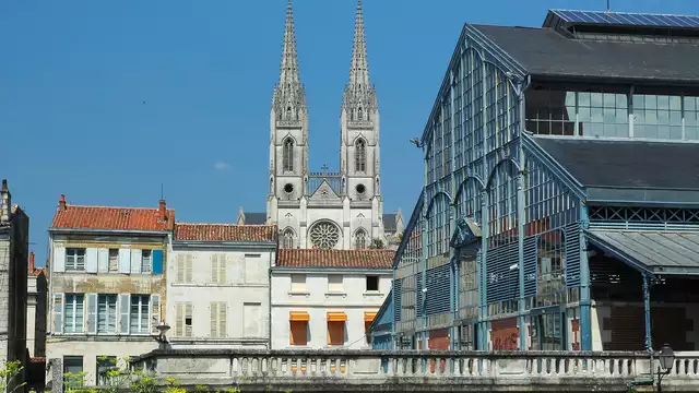 Pausa bienestar y acceso al spa en Niort, al oeste de Francia
