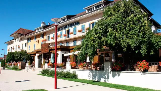 Week-end en bord de lac, à deux pas du Jura et de la frontière Suisse