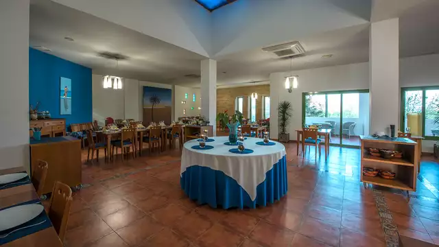 Relax total en Cabo de Gata con desayuno, cena, haloterapia, cava y más!