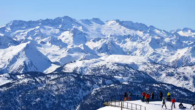 Desconecta en Baqueira Beret con traslado gratuito a pistas
