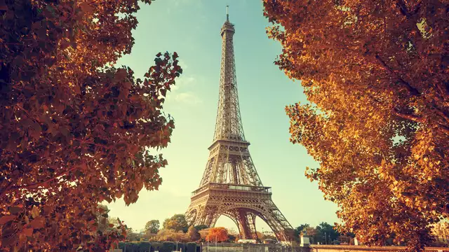 Descubre la magia de París y descansa en una cómoda habitación Classic