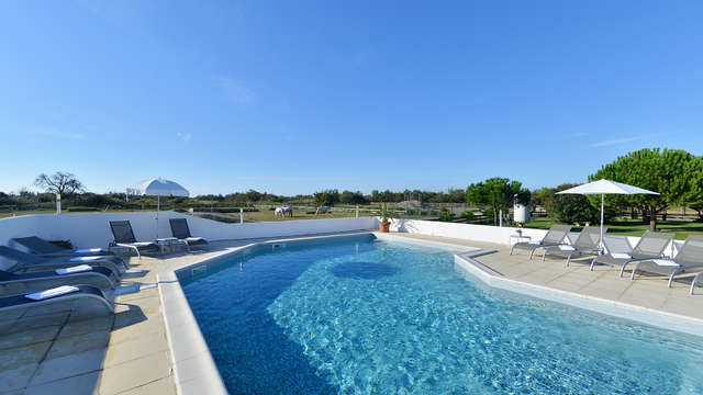 Détente avec séance de jacuzzi privé aux Saintes-Marie-de-la-Mer