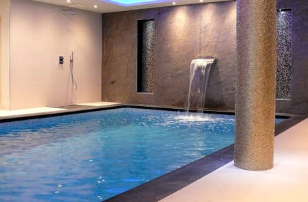 Parenthèse romantique avec champagne et spa privatisé à deux pas de Bordeaux