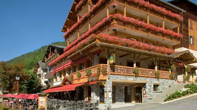 Uitzicht op de bergen en toegang tot de spa in het hart van het Aravisgebergte, in Grand Bornand