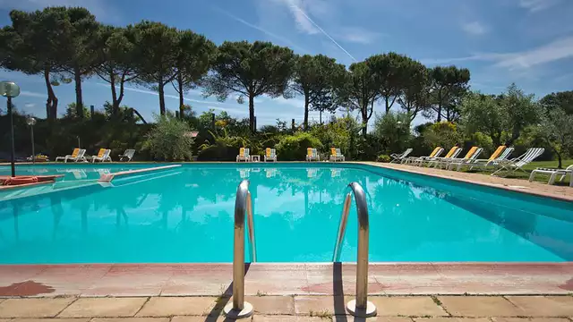 Wijnproeverij en verblijf in een duurzaam hotel om de essentie van Montepulciano te ervaren