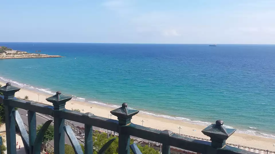 Escapada Romantica en Tarragona hotel situado en el emblematico Balcon del Merraneo