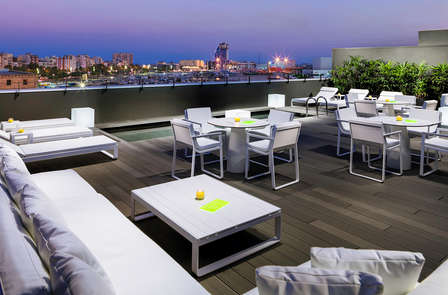 Séjour romantique devant le port de Barcelone