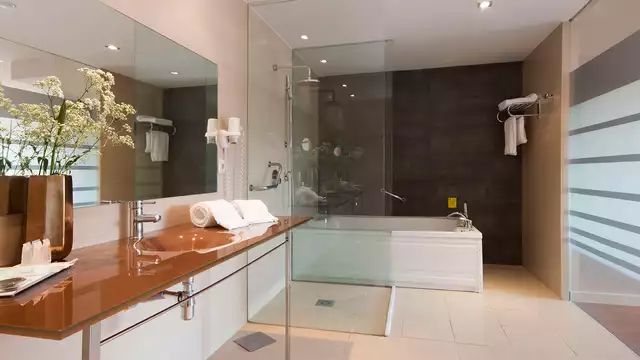 Escapada Lujo y relax en Granada: junior suite y spa para escapada perfecta