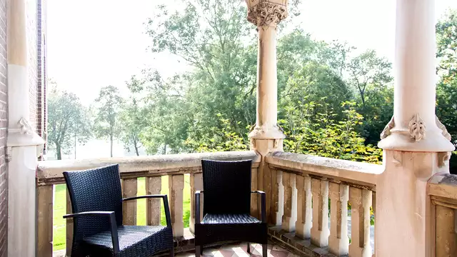 Passez la nuit dans un monument national entouré de verdure à Middelburg
