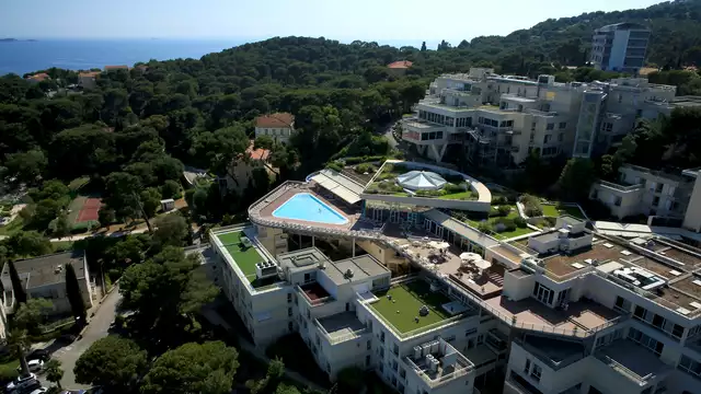 Estancia en familia en un club hotel cerca de Hyère