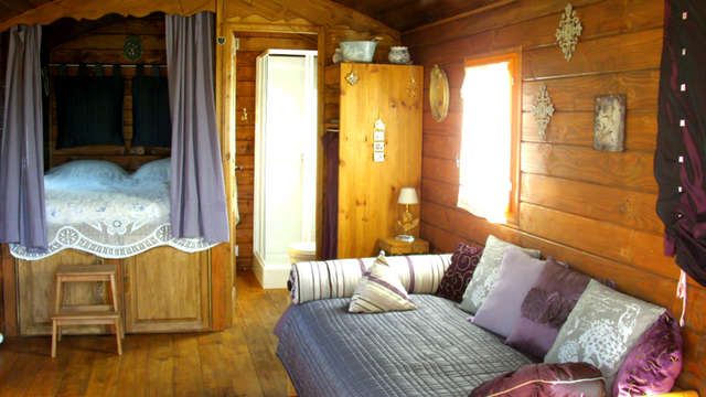 Escapada romántica con cena en una caravana cerca de Angers