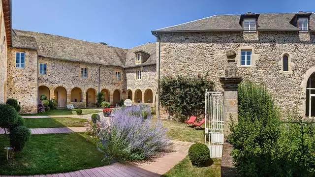 Week-end bien-etre avec acces SPA et modelage du dos pres de Rodez