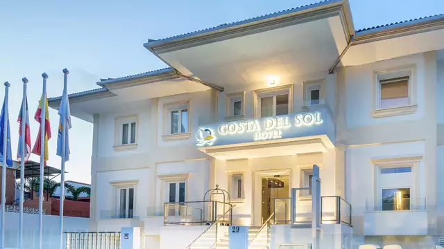 Escapade en Hôtel Boutique de luxe avec cocktail, jacuzzi, piscine et bien plus encore à Torremolinos, à Malaga