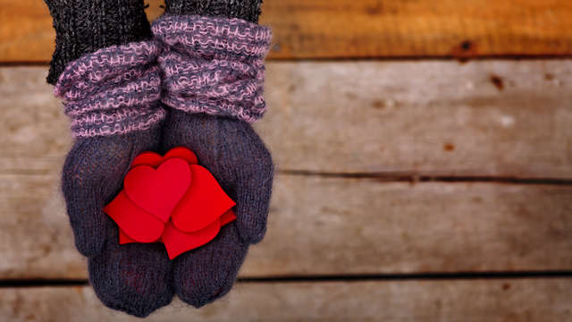 Momento romántico con cena en las fantásticas colinas toscanas
