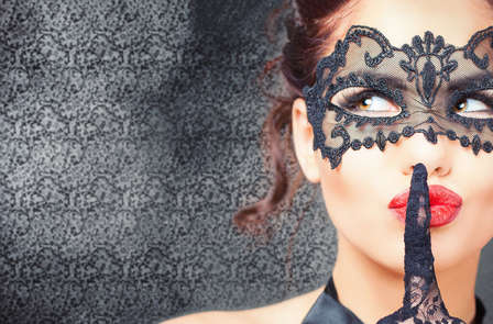 Escapade avec lovebox et ambiance romantique : vivez une Saint-Valentin au style 50 nuances