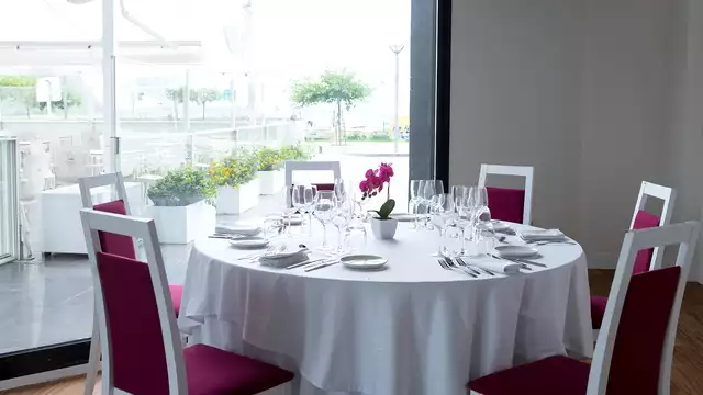 Gastronomia e benessere: fuga con circuito thalasso, mezza pensione e doccia Vichy a due passi dalla spiaggia
