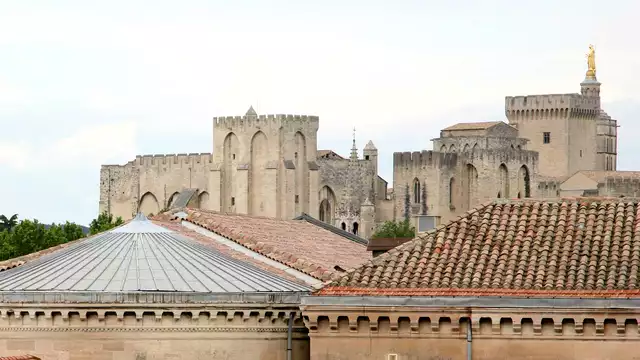 Goditi Avignon e una giornata di avventura con ingressi al Parc Spirou (a 30 minuti in auto)