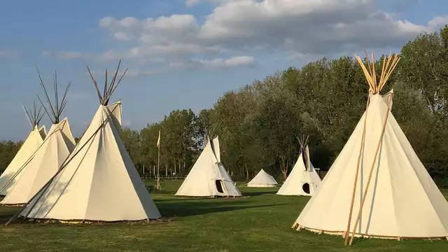 Escapada romantica en un insolito tipi