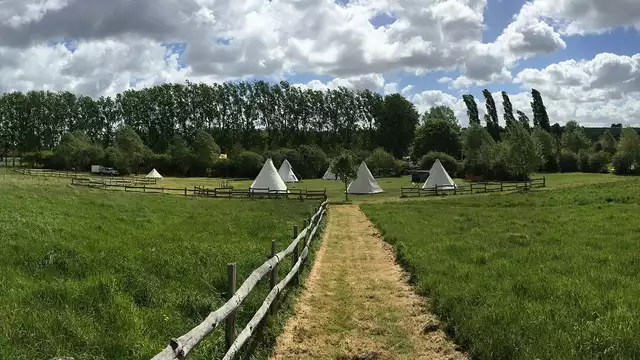 Escapada romantica en un insolito tipi