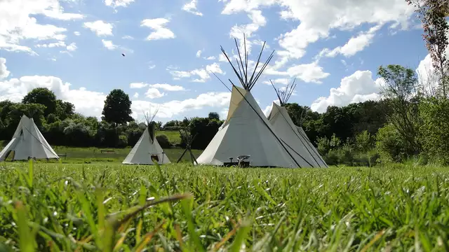 Escapada romantica en un insolito tipi