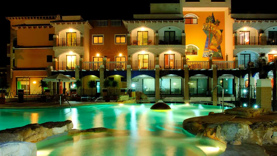 Escapada para dos Tranquilidad total en Torrevieja con cava y bombones