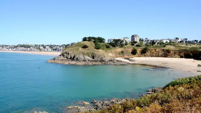Estancia en la Bahía de Saint-Brieuc en apartamento con vista lateral al mar