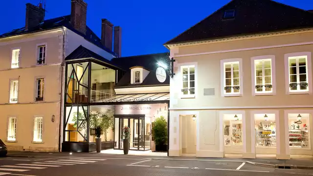 Quiétude et Spa dans la maison de famille à côté de l'Yonne