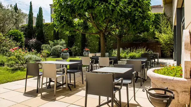 Romantisch uitje in Avignon met champagne mignardises en laat uitchecken