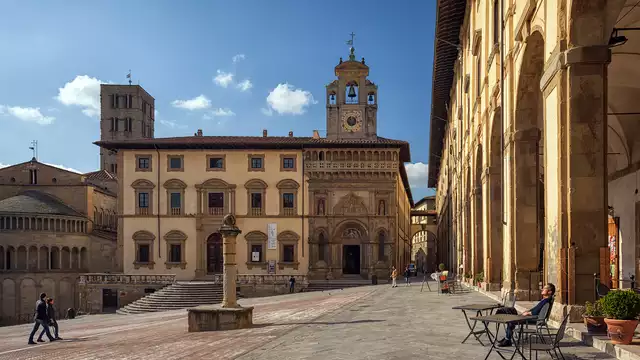 Vacances romantiques en Toscane pour 2 personnes avec dîner toscan typique et une bouteille de vin C