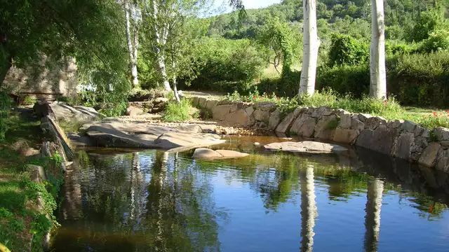Fuga in uno dei paesi più affascinanti, San Martín del Castañar, con colazione inclusa.