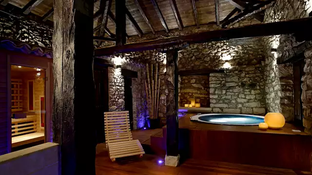 Escapada en un hotel en medio de la naturaleza con cena y spa privado