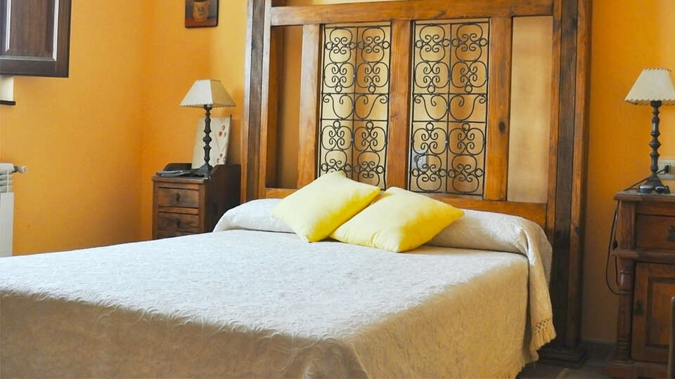 Descubre los ancestros salmantinos con una visita guiada a las pinturas rupestres desde noches
