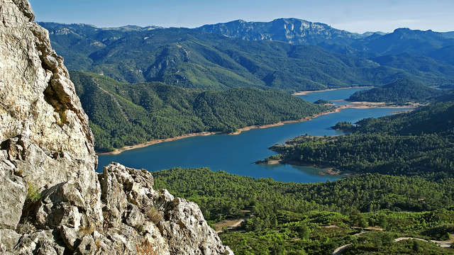 Escapada con paseo en barco por el embalse de Tranco en el corazón de la Sierra de Cazorla