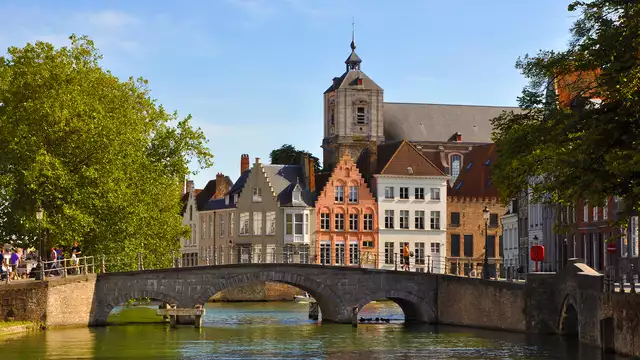Ontdek de charme van Brugge vanaf het water