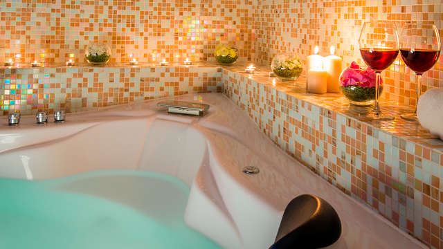 Escapada romántica en Jr Suite con bañera hidromasaje en Picanya, Valencia