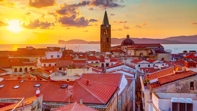 En el centro histórico de Alghero, a dos pasos de la playa, en un apartamento para 4 personas