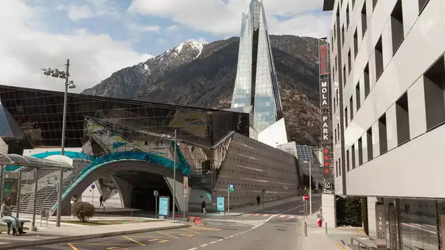 Cena e bottiglia di spumante ad Andorra