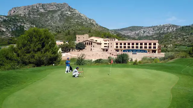 Escapada romántica a una Masia con acceso al spa, cena y cava