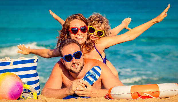 Escápate a la playa en familia y disfruta de una Junior Suite en media pensión en Alcudia, Mallorca