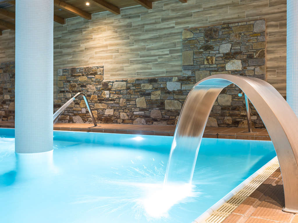 Spa Et Chambre Avec Vue Sur La Montagne En Andorre - 4* (ref 8665)