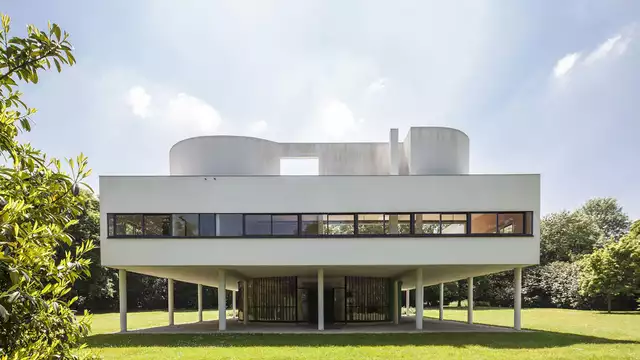 Entrada a la Villa Savoye en el corazón de Yvelines