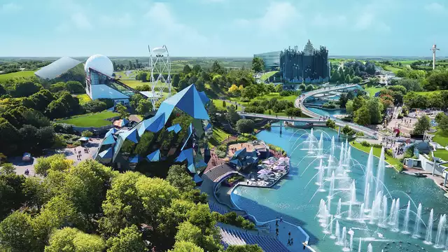 Week-end en famille en chambre quadruple avec piscine & entrées au Parc du Futuroscope
