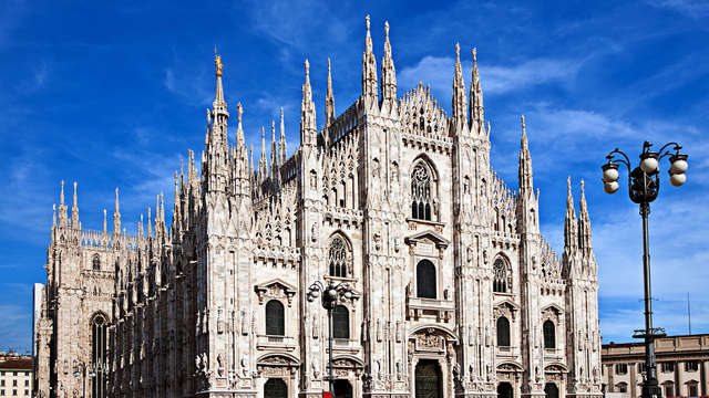 Descubre Milán en un moderno hotel de negocios con visita a la catedral