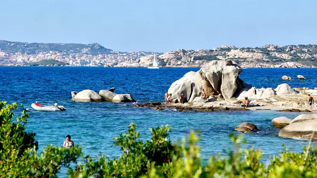 Voyage en famille en pension complète au bord de la mer à Palau, Sardaigne