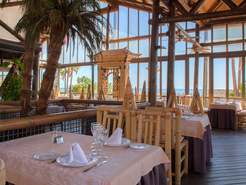 ÉVasion et détente à Torremolinos en première ligne de mer avec session de spa - 4* - 3