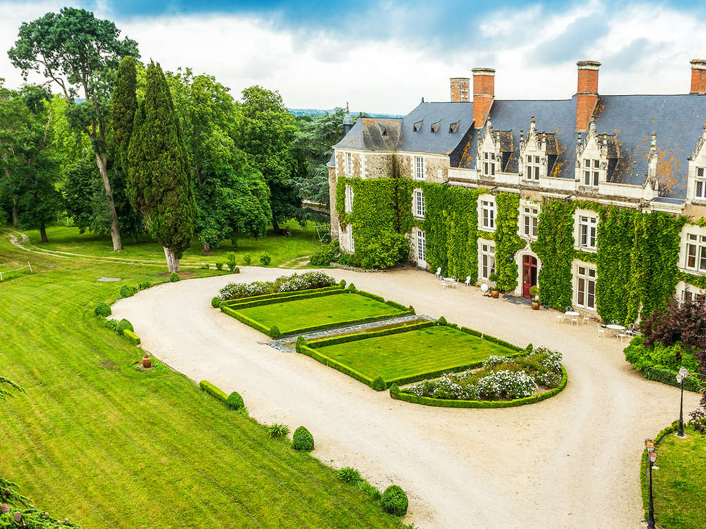Séjour au château de l'Epinay, en chambre Luxe, avec petit déjeuner, près d'Angers - 4* - 1